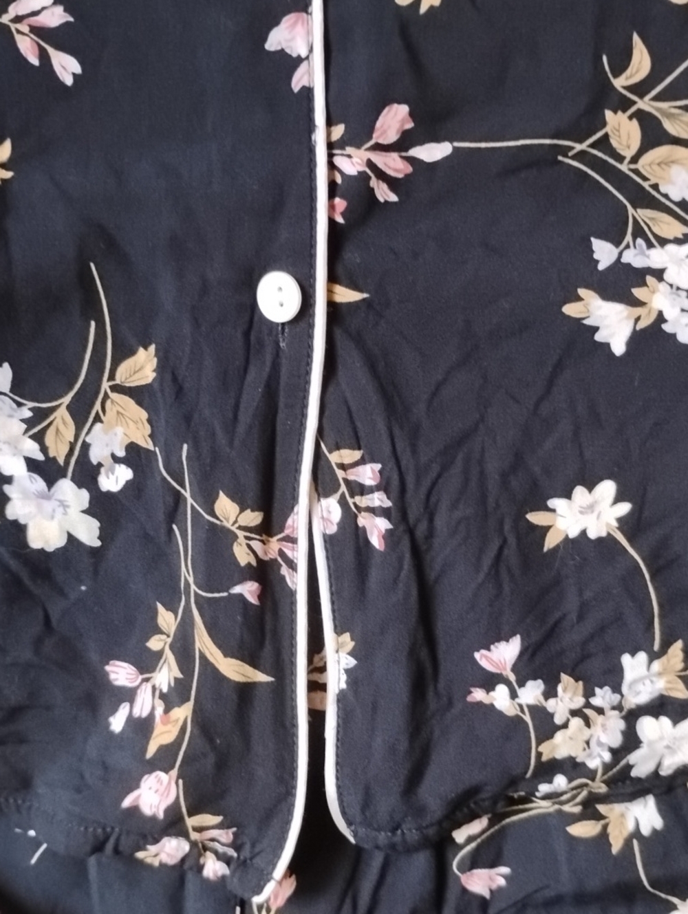 Black Floral Short Pajama Set with White Piping - Picture 5 of 11